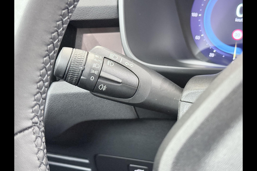 Volvo C40 Recharge Plus 69 kWh VAN: 34.900,- VOOR: 30.877,- UW EINDEJAARSVOORDEEL: 4.023,- SOH 93% STOEL/ STUURVERW. | PANO| WARMTEPOMP| ELEK. TREKHAAK| ELEK. ACHTERKLEP| DODE HOEK|