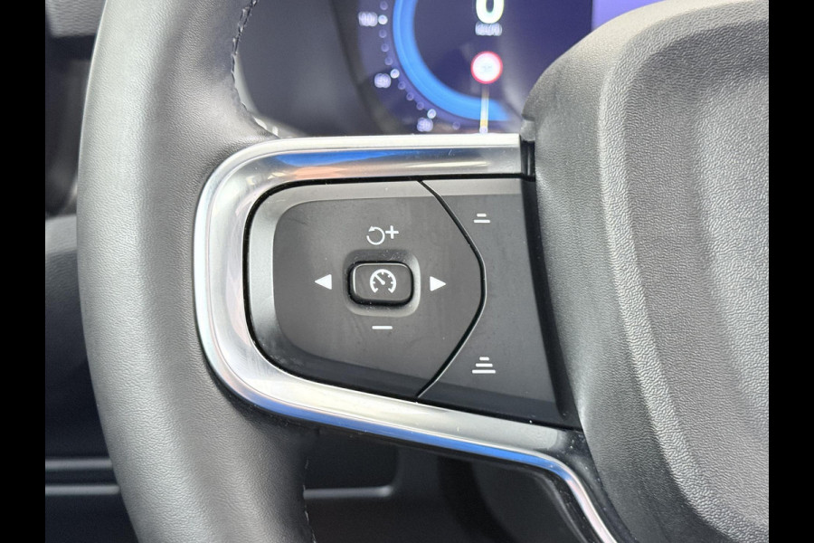 Volvo C40 Recharge Plus 69 kWh VAN: 34.900,- VOOR: 30.877,- UW EINDEJAARSVOORDEEL: 4.023,- SOH 93% STOEL/ STUURVERW. | PANO| WARMTEPOMP| ELEK. TREKHAAK| ELEK. ACHTERKLEP| DODE HOEK|