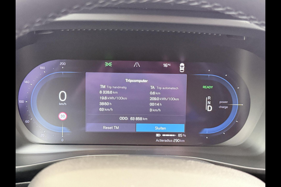 Volvo C40 Recharge Plus 69 kWh VAN: 34.900,- VOOR: 30.877,- UW EINDEJAARSVOORDEEL: 4.023,- SOH 93% STOEL/ STUURVERW. | PANO| WARMTEPOMP| ELEK. TREKHAAK| ELEK. ACHTERKLEP| DODE HOEK|