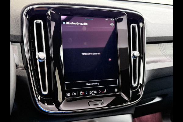 Volvo C40 Recharge Plus 69 kWh VAN: 34.900,- VOOR: 30.877,- UW EINDEJAARSVOORDEEL: 4.023,- SOH 93% STOEL/ STUURVERW. | PANO| WARMTEPOMP| ELEK. TREKHAAK| ELEK. ACHTERKLEP| DODE HOEK|