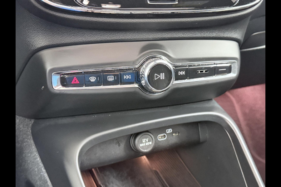 Volvo C40 Recharge Plus 69 kWh VAN: 34.900,- VOOR: 30.877,- UW EINDEJAARSVOORDEEL: 4.023,- SOH 93% STOEL/ STUURVERW. | PANO| WARMTEPOMP| ELEK. TREKHAAK| ELEK. ACHTERKLEP| DODE HOEK|