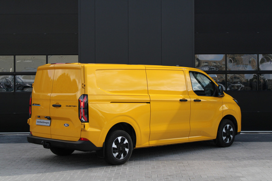 Ford E-Transit Custom 340 L2H1 Trend 65 kWh 136pk - Trekhaak - Camera - LED - Carplay - Grootlicht Assist - Rijklaar