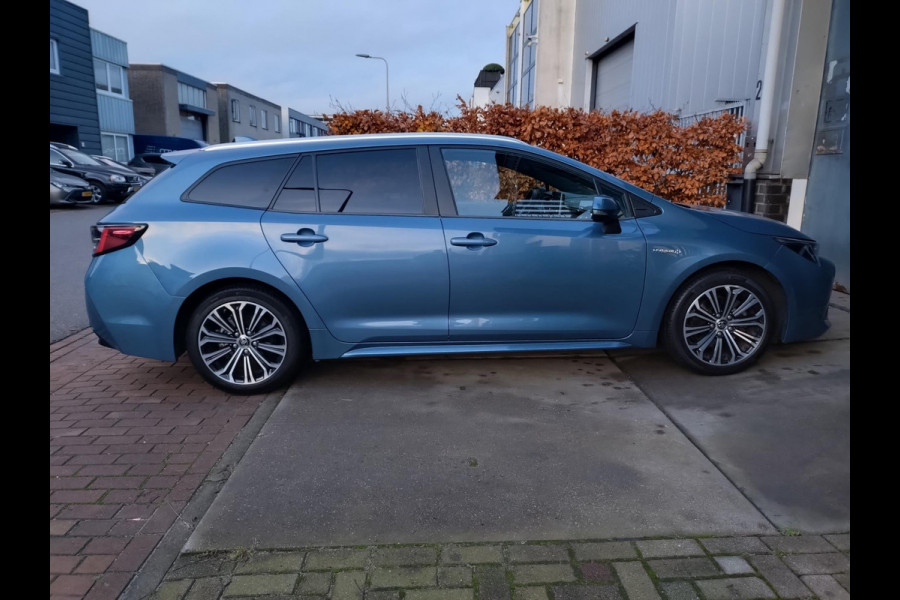 Toyota Corolla Touring Sports 2.0 Hybrid Business Plus