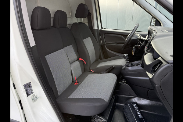 Fiat Doblò Cargo 1.6 MJ 105 PK / L1H1 / 1e EIG. / AIRCO / CRUISE / TREKHAAK / NAVI / 3-ZITS