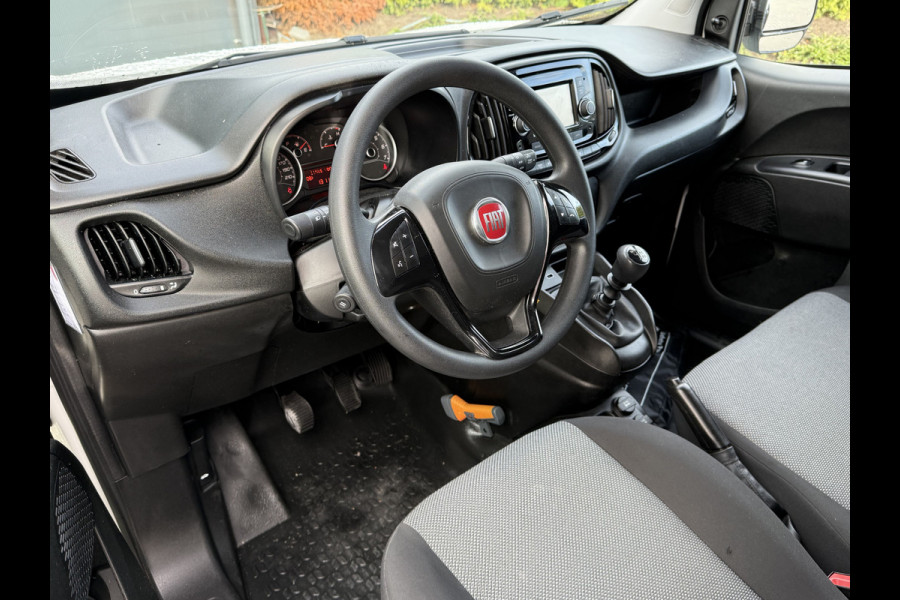 Fiat Doblò Cargo 1.6 MJ 105 PK / L1H1 / 1e EIG. / AIRCO / CRUISE / TREKHAAK / NAVI / 3-ZITS