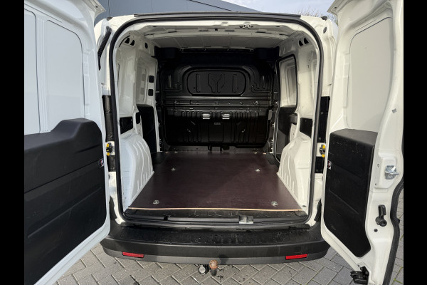 Fiat Doblò Cargo 1.6 MJ 105 PK / L1H1 / 1e EIG. / AIRCO / CRUISE / TREKHAAK / NAVI / 3-ZITS