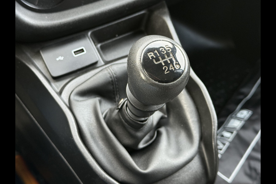 Fiat Doblò Cargo 1.6 MJ 105 PK / L1H1 / 1e EIG. / AIRCO / CRUISE / TREKHAAK / NAVI / 3-ZITS