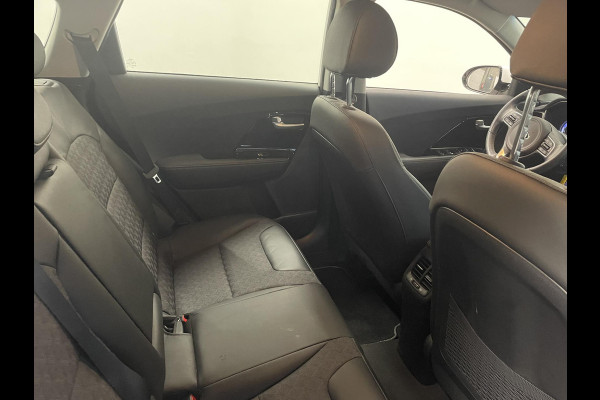 Kia Niro 1.6 GDi Hybrid DynamicLine Navigatie Apple Carplay/Android Auto Camera Parkeersensoren achter Cruise Control Climate Control Lichtmetalen velgen