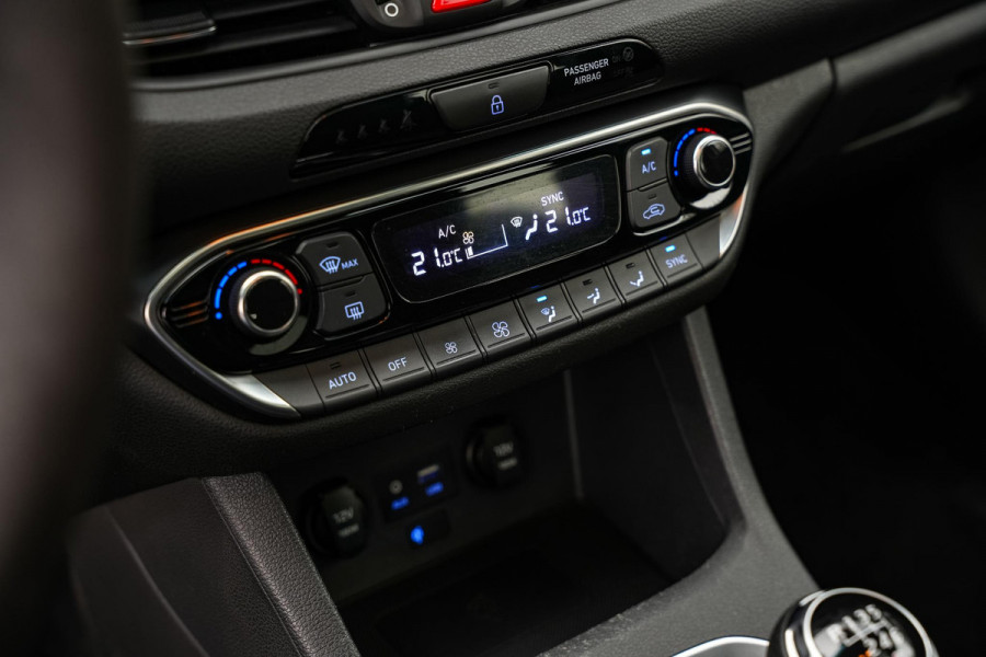 Hyundai i30 Fastback 2.0 T-GDI N1 Panodak Pops And Bangs Navigatie Camera Stoelverw. Alcantara Keyless Stoel Stuurverw.