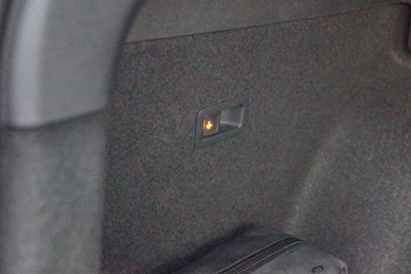 CUPRA Formentor 1.4 e-Hybrid Adrenaline, Leder, Panoramadak, Trekhaak, Memory, Camera