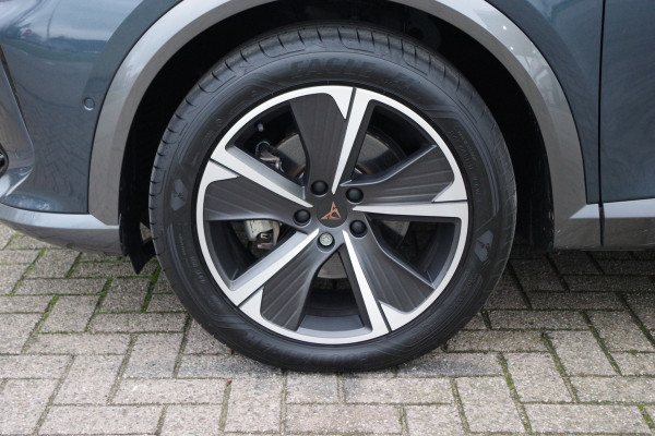 CUPRA Formentor 1.4 e-Hybrid Adrenaline, Leder, Panoramadak, Trekhaak, Memory, Camera