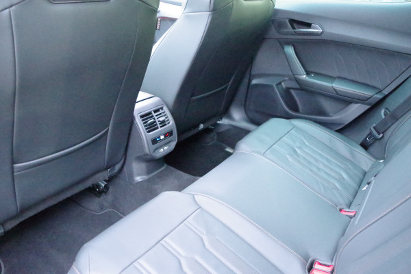 CUPRA Formentor 1.4 e-Hybrid Adrenaline, Leder, Panoramadak, Trekhaak, Memory, Camera