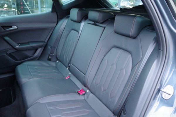 CUPRA Formentor 1.4 e-Hybrid Adrenaline, Leder, Panoramadak, Trekhaak, Memory, Camera