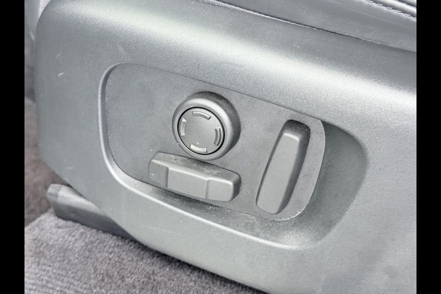 Land Rover Range Rover Sport P400e HSE Silver VAN: €64.900,- VOOR: €57.877,- UW EINDEJAARSVOORDEEL: €7.023,-| R DYNAMIC TOPSTAAT | COMPLETE ONDERHOUDSHISTORIE | RIJKLAARPRIJS | VEEL OPTIES!