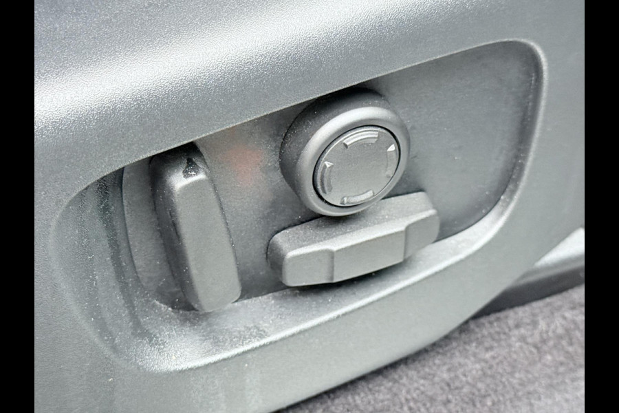 Land Rover Range Rover Sport P400e HSE Silver VAN: €64.900,- VOOR: €57.877,- UW EINDEJAARSVOORDEEL: €7.023,-| R DYNAMIC TOPSTAAT | COMPLETE ONDERHOUDSHISTORIE | RIJKLAARPRIJS | VEEL OPTIES!