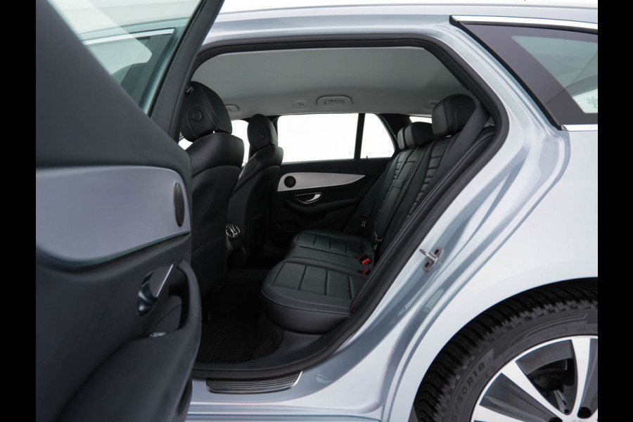 Mercedes-Benz E-Klasse Estate 300 de Luxury Line ( Plug-in ) (INCL-BTW) Aut. *LUXURY-LEATHER | FULL-LED | WIDE-SCREEN-DIGICOCKPIT | BLIND-SPOT | AMBIENT-LIGHT | HEATED-SPORTSEATS | CAMERA | DAB+ | NAVI-FULLMAP | PDC | ADAPTIVE-CRUISE | ECC | 18''ALU*