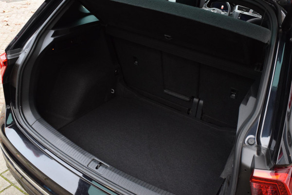 Volkswagen Tiguan 1.5 150pk R-Line|Dak|20"|Cam.|Elek.klep|Trekhk.