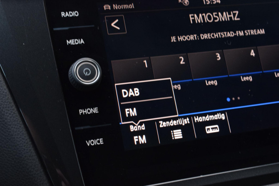 Volkswagen Tiguan 1.5 150pk R-Line|Dak|20"|Cam.|Elek.klep|Trekhk.