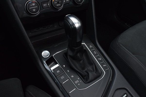 Volkswagen Tiguan 1.5 150pk R-Line|Dak|20"|Cam.|Elek.klep|Trekhk.