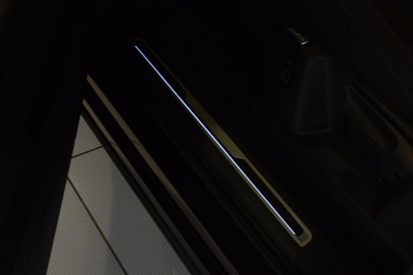 Volkswagen Tiguan 1.5 150pk R-Line|Dak|20"|Cam.|Elek.klep|Trekhk.