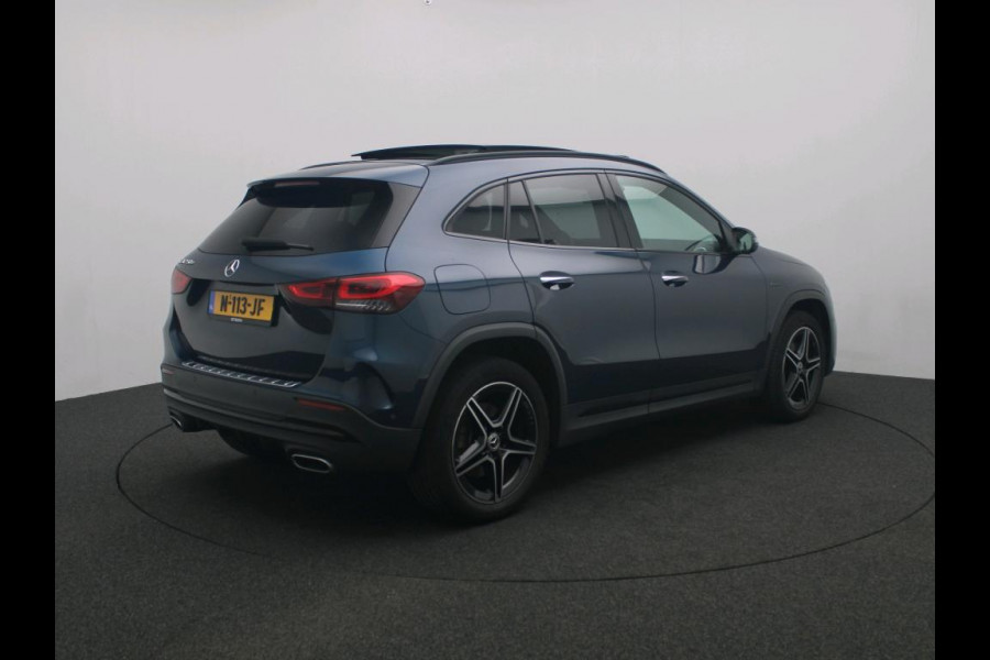 Mercedes-Benz GLA 250 e Business Solution AMG Limited AMG Line | Night Pakket | Panorama Schuif-Kanteldak | Ledkoplampen | Sfeerverlichting | Memory voorstoelen. Inclusief 24 maanden MB Certified garantie voor Europa.
