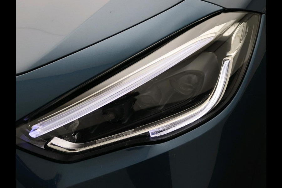 Mercedes-Benz GLA 250 e Business Solution AMG Limited AMG Line | Night Pakket | Panorama Schuif-Kanteldak | Ledkoplampen | Sfeerverlichting | Memory voorstoelen. Inclusief 24 maanden MB Certified garantie voor Europa.