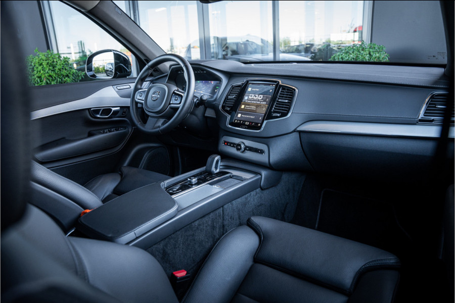 Volvo XC90 2.0 T8 Plug-in hybrid AWD Plus Dark - Panorama | Luchtvering | H&K | Elek. Trekhaak | 360 Camera