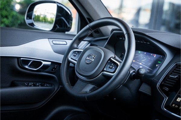 Volvo XC90 2.0 T8 Plug-in hybrid AWD Plus Dark - Panorama | Luchtvering | H&K | Elek. Trekhaak | 360 Camera