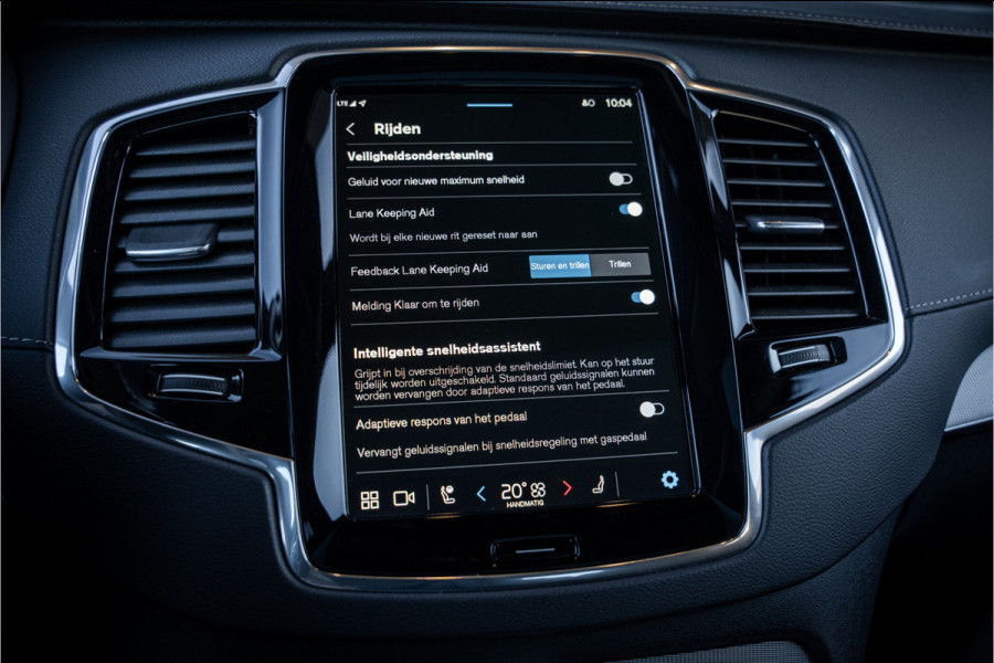 Volvo XC90 2.0 T8 Plug-in hybrid AWD Plus Dark - Panorama | Luchtvering | H&K | Elek. Trekhaak | 360 Camera