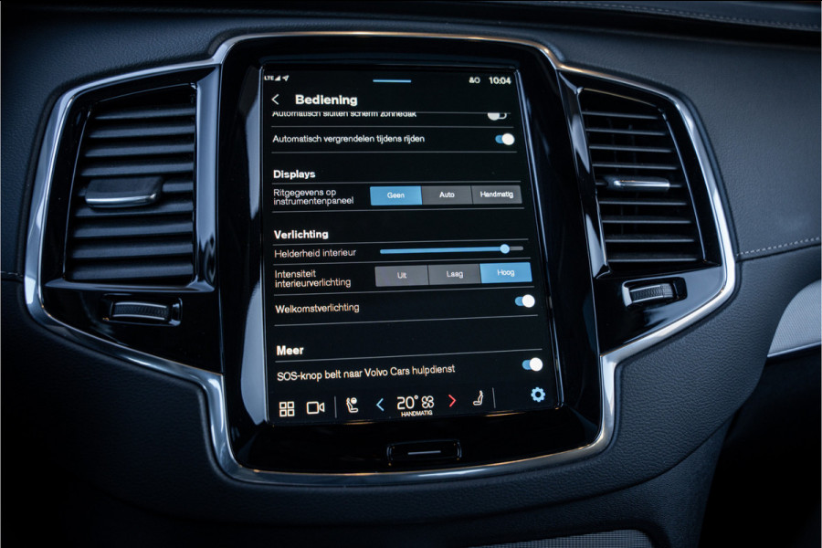 Volvo XC90 2.0 T8 Plug-in hybrid AWD Plus Dark - Panorama | Luchtvering | H&K | Elek. Trekhaak | 360 Camera