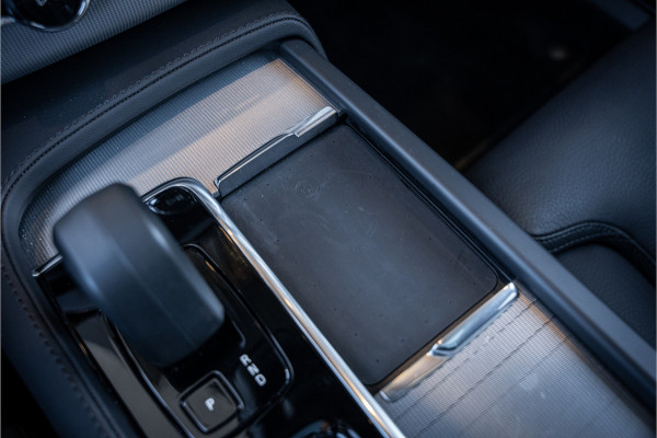 Volvo XC90 2.0 T8 Plug-in hybrid AWD Plus Dark - Panorama | Luchtvering | H&K | Elek. Trekhaak | 360 Camera