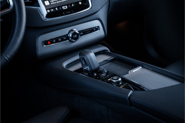 Volvo XC90 2.0 T8 Plug-in hybrid AWD Plus Dark - Panorama | Luchtvering | H&K | Elek. Trekhaak | 360 Camera