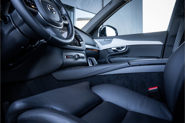 Volvo XC90 2.0 T8 Plug-in hybrid AWD Plus Dark - Panorama | Luchtvering | H&K | Elek. Trekhaak | 360 Camera
