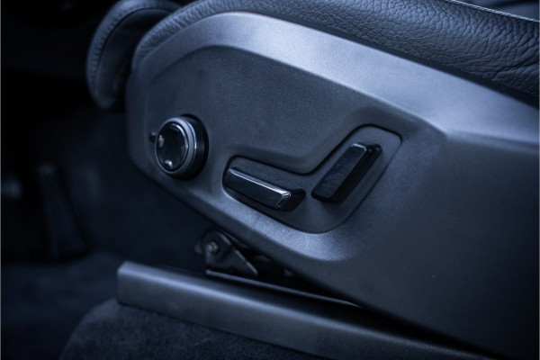 Volvo XC90 2.0 T8 Plug-in hybrid AWD Plus Dark - Panorama | Luchtvering | H&K | Elek. Trekhaak | 360 Camera