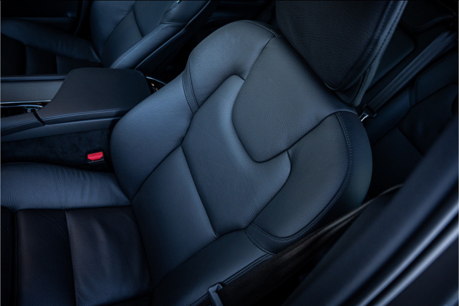 Volvo XC90 2.0 T8 Plug-in hybrid AWD Plus Dark - Panorama | Luchtvering | H&K | Elek. Trekhaak | 360 Camera