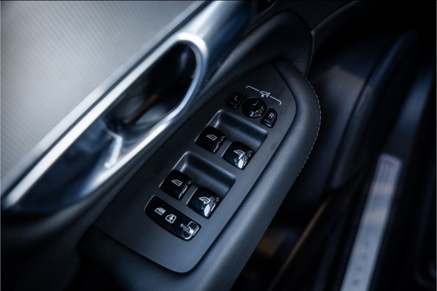 Volvo XC90 2.0 T8 Plug-in hybrid AWD Plus Dark - Panorama | Luchtvering | H&K | Elek. Trekhaak | 360 Camera