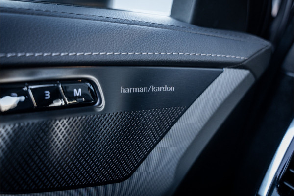 Volvo XC90 2.0 T8 Plug-in hybrid AWD Plus Dark - Panorama | Luchtvering | H&K | Elek. Trekhaak | 360 Camera