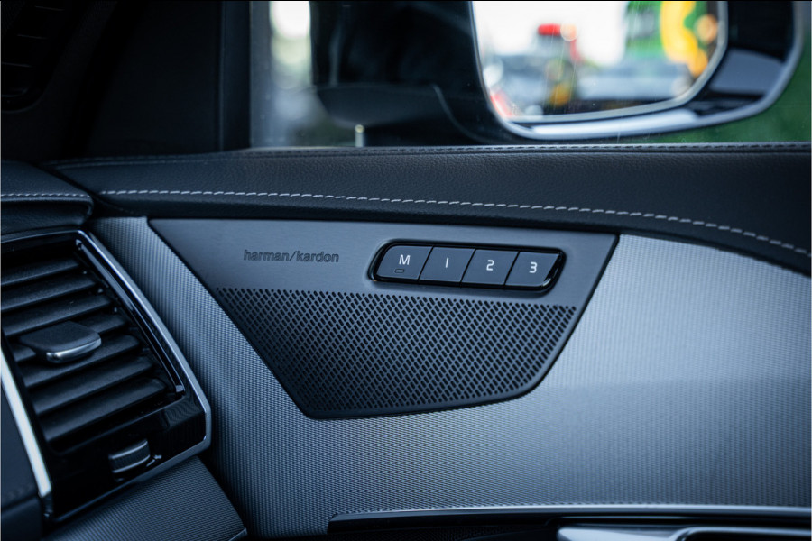 Volvo XC90 2.0 T8 Plug-in hybrid AWD Plus Dark - Panorama | Luchtvering | H&K | Elek. Trekhaak | 360 Camera