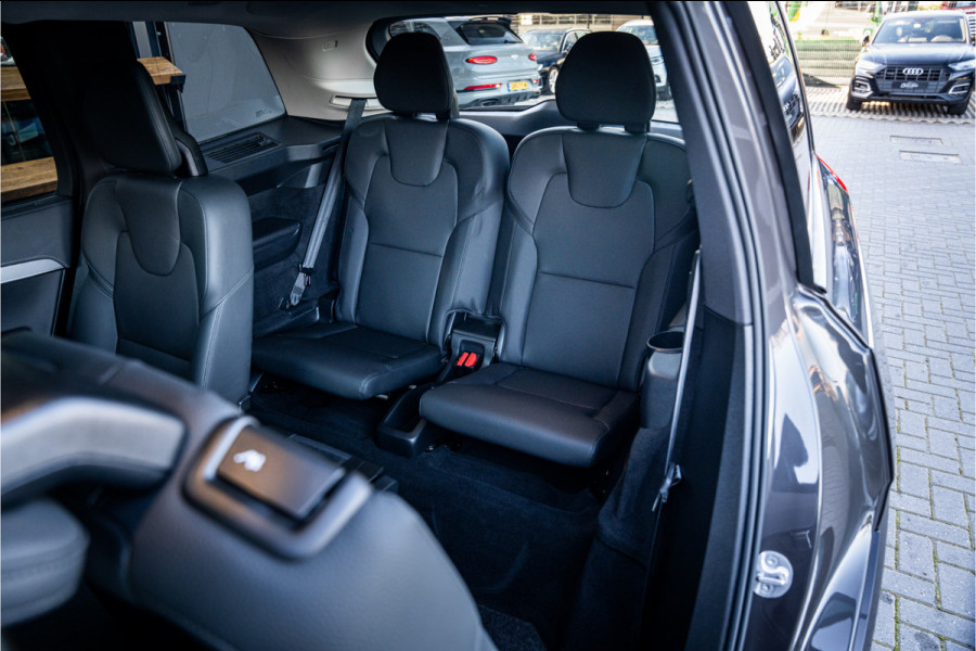 Volvo XC90 2.0 T8 Plug-in hybrid AWD Plus Dark - Panorama | Luchtvering | H&K | Elek. Trekhaak | 360 Camera