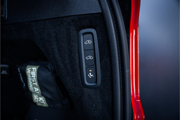 Volvo XC90 2.0 T8 Plug-in hybrid AWD Plus Dark - Panorama | Luchtvering | H&K | Elek. Trekhaak | 360 Camera