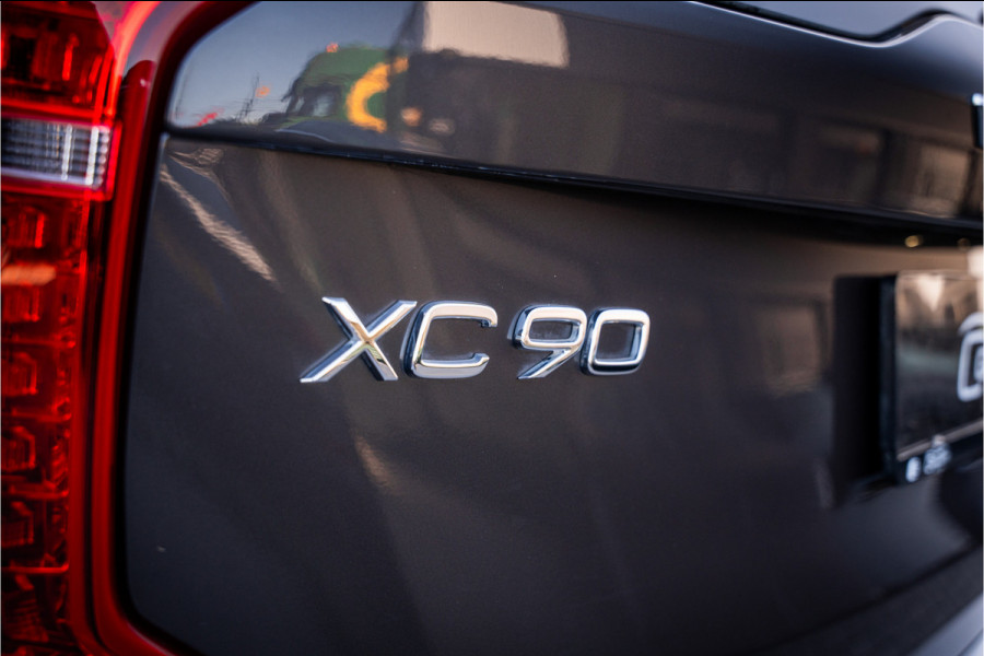 Volvo XC90 2.0 T8 Plug-in hybrid AWD Plus Dark - Panorama | Luchtvering | H&K | Elek. Trekhaak | 360 Camera