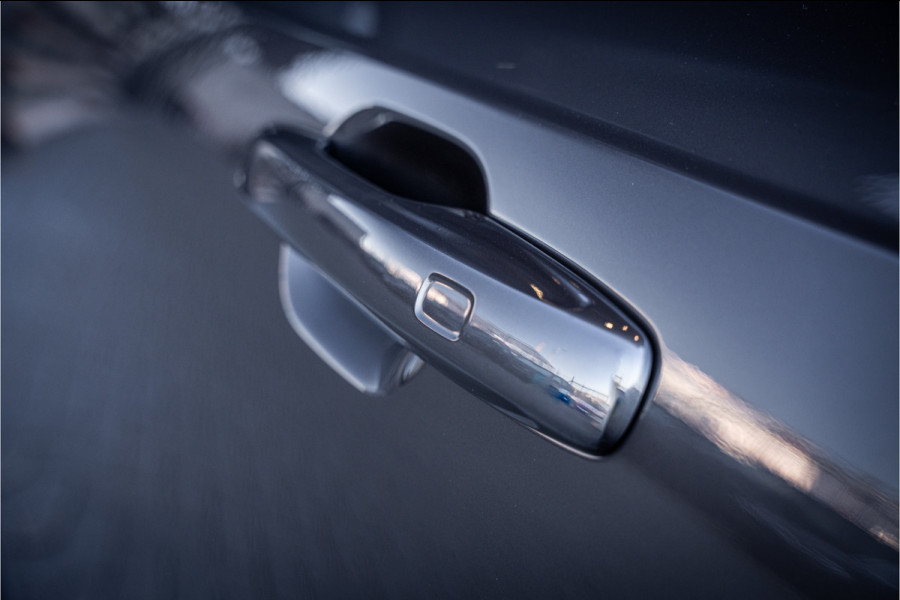 Volvo XC90 2.0 T8 Plug-in hybrid AWD Plus Dark - Panorama | Luchtvering | H&K | Elek. Trekhaak | 360 Camera