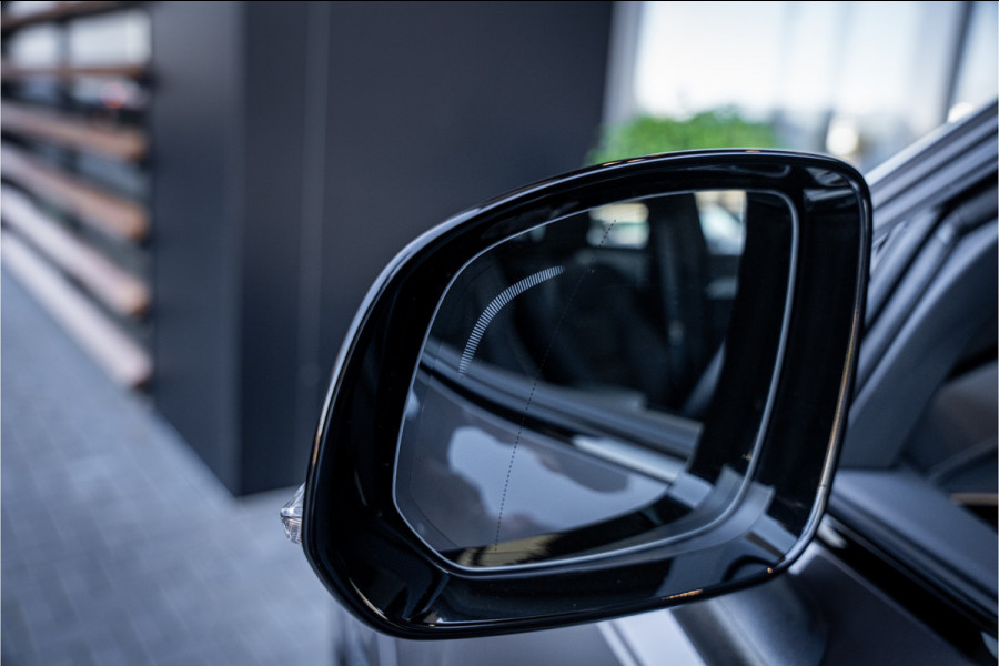 Volvo XC90 2.0 T8 Plug-in hybrid AWD Plus Dark - Panorama | Luchtvering | H&K | Elek. Trekhaak | 360 Camera