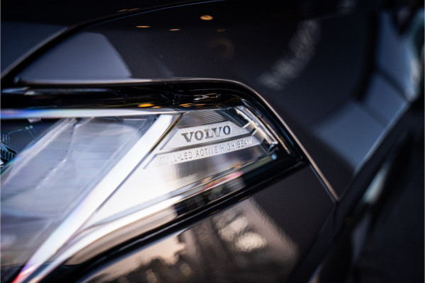 Volvo XC90 2.0 T8 Plug-in hybrid AWD Plus Dark - Panorama | Luchtvering | H&K | Elek. Trekhaak | 360 Camera