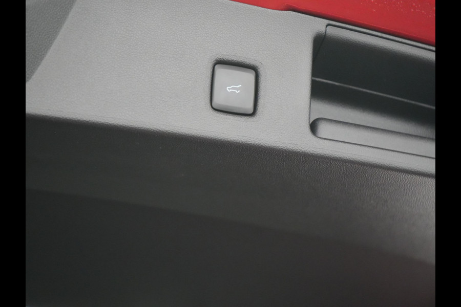 Ford Kuga 2.5 ST-Line Plug In Hybrid 225pk PHEV | Head Up | Adaptive Cruise | 360 Camera | Sportstoelen & Stuur Verwarmd | Apple Carplay | Navigatie | Virtual | Blis | Keyless | DAB |