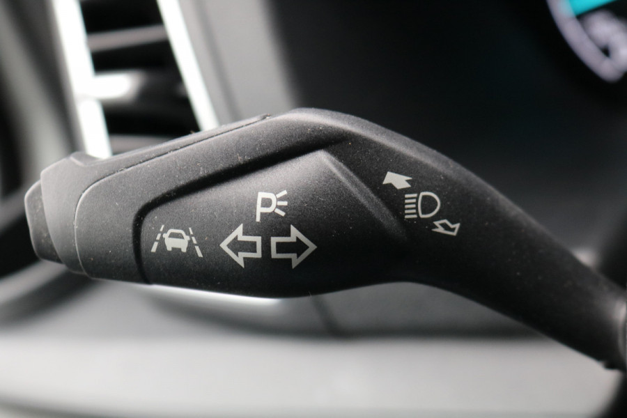 Ford Transit Custom 2.0 TDci 130pk L2 H1 Limited Automaat Airco Navigatie