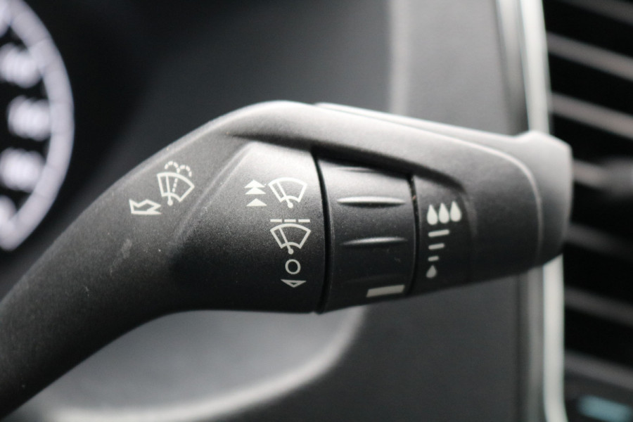 Ford Transit Custom 2.0 TDci 130pk L2 H1 Limited Automaat Airco Navigatie