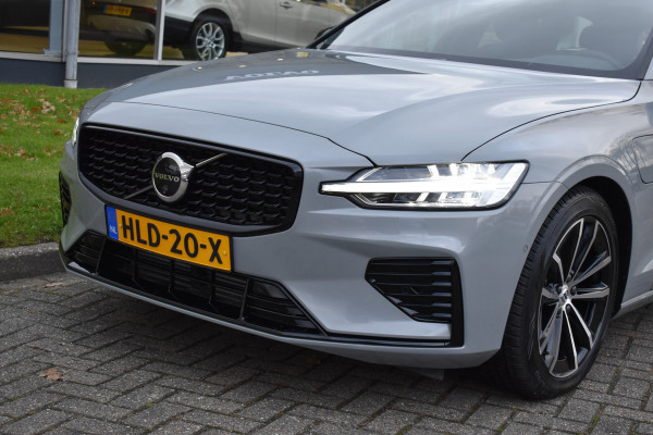 Volvo V60 T6 AWD 350PK Plug-in hybrid Plus Dark | Trekhaak | H&K | Contour stoelen | 360 Camera | 19"LMV |