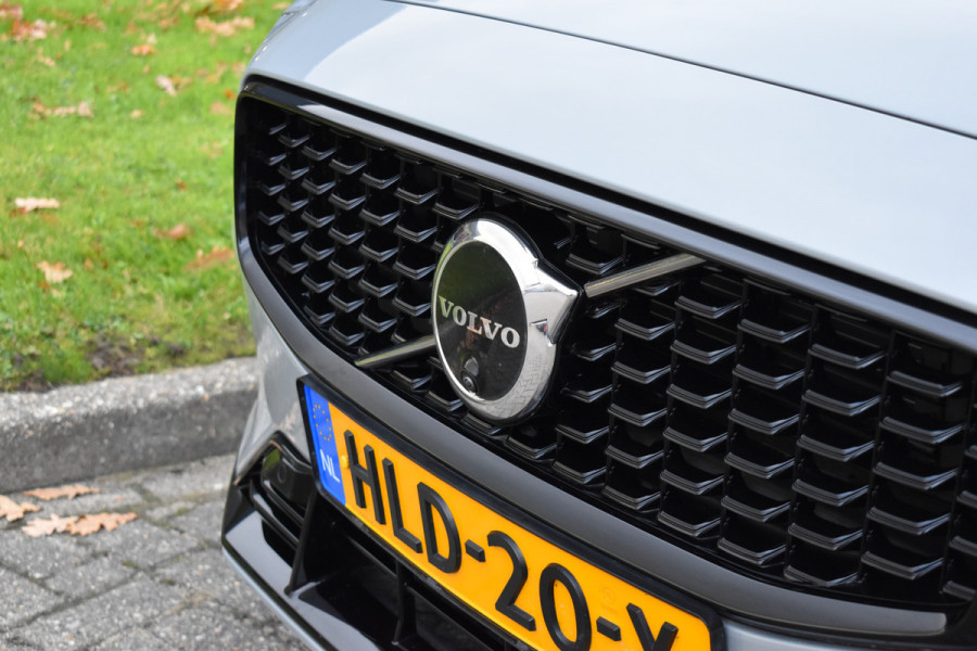 Volvo V60 T6 AWD 350PK Plug-in hybrid Plus Dark | Trekhaak | H&K | Contour stoelen | 360 Camera | 19"LMV |