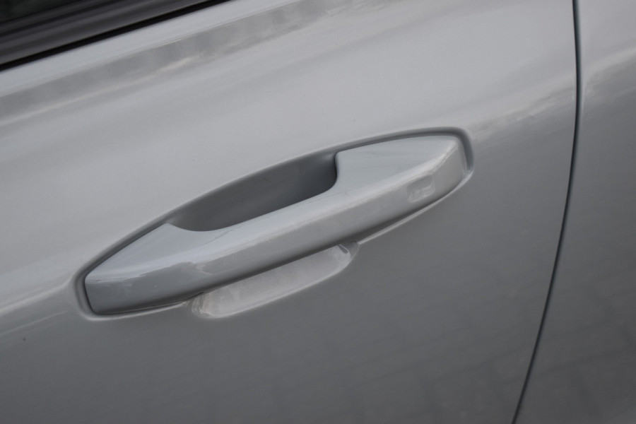 Volvo V60 T6 AWD 350PK Plug-in hybrid Plus Dark | Trekhaak | H&K | Contour stoelen | 360 Camera | 19"LMV |